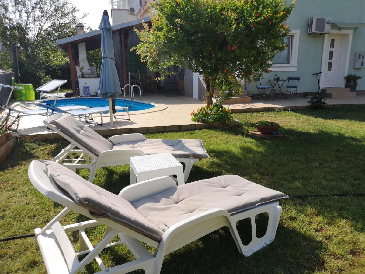 Chillout Apartments With Pool Patricia Fažana Eksteriør bilde